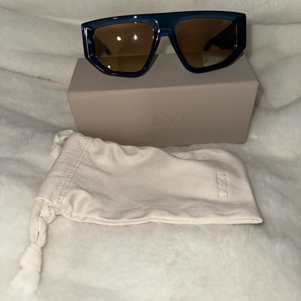 DEZI sunglasses “back track”
